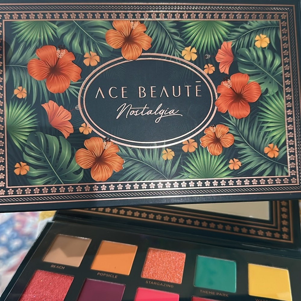 Ace Beaute Nostalgia Eyeshadow Palette - Vibrant Colors
